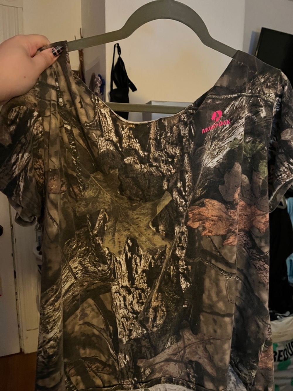Mossy Oak off the shoulder camo short Sleeve tshirt with pink logo